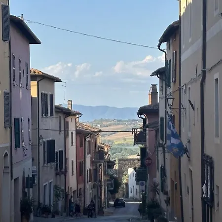 Panoramic In Etruscan Apartman *